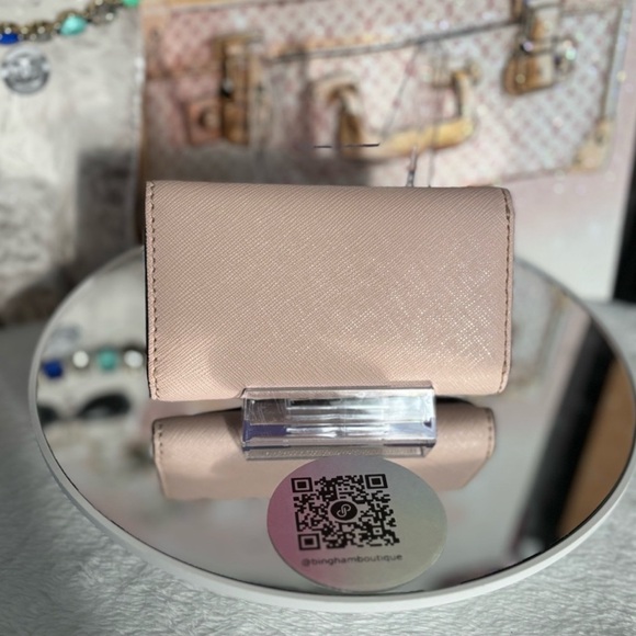 EUC Tory Burch ROBINSON CARD CASE KEY-HOLDER - Picture 16 of 17